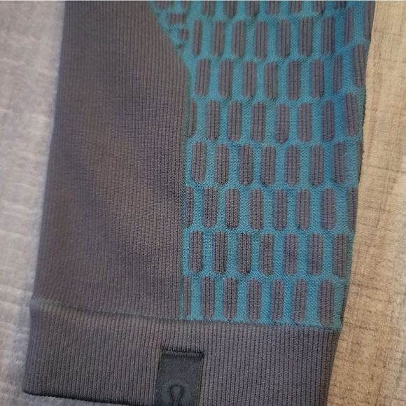 COPY - Lululemon About That Base Tight size 8 - Picture 6 of 8